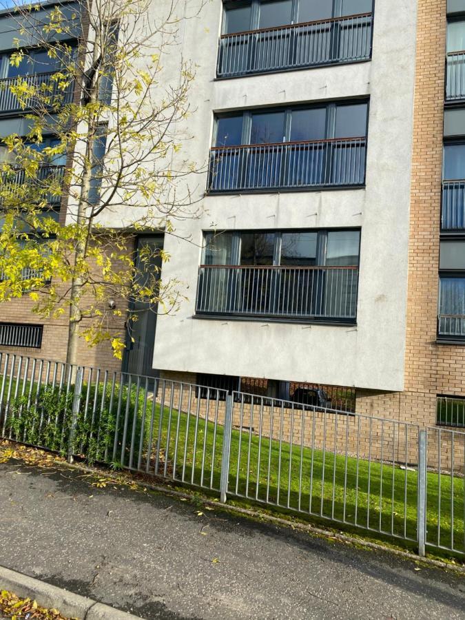 City Centre 2 Bedroom Apartment, Secure Parking. Glasgow Dış mekan fotoğraf