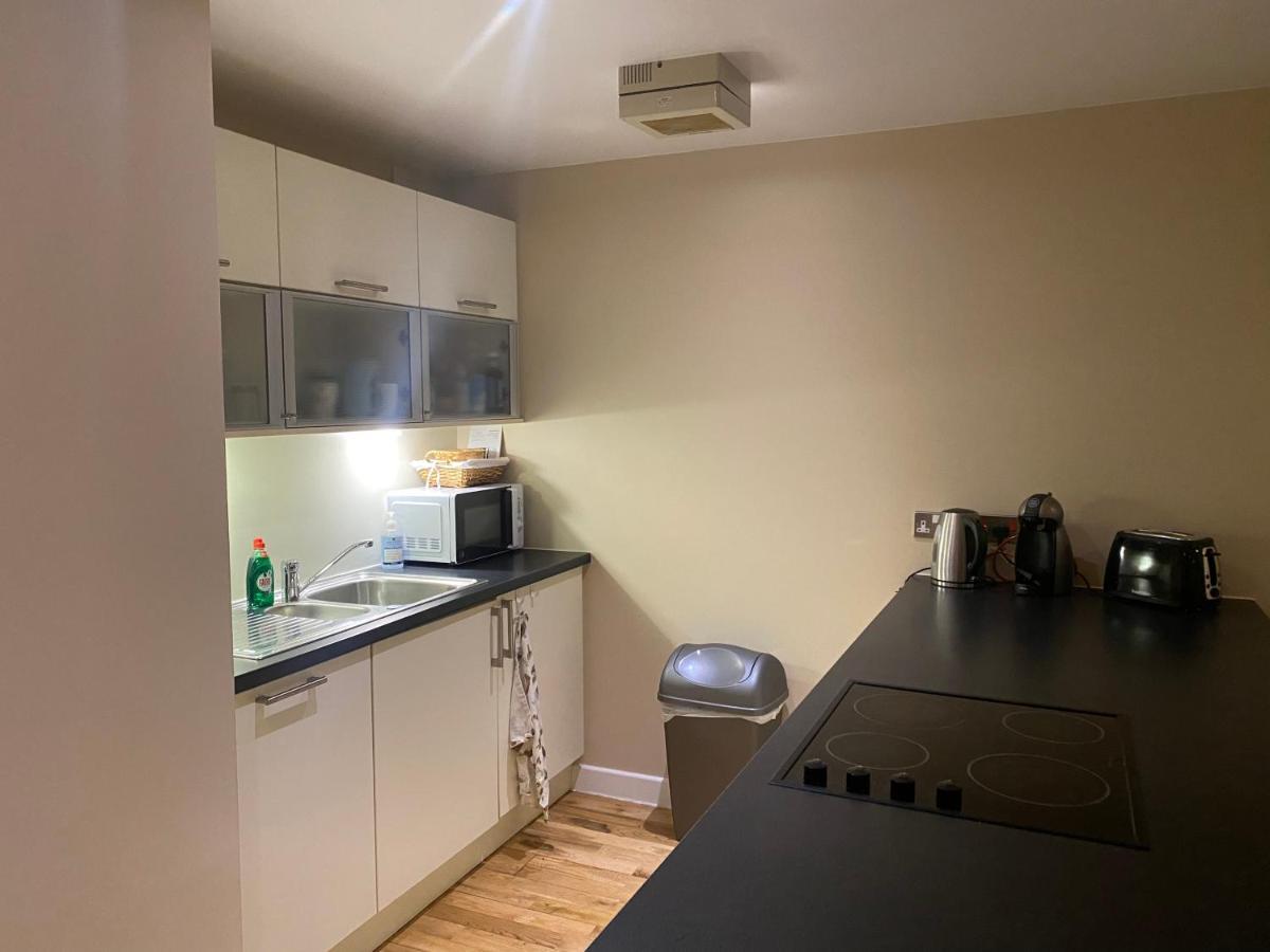 City Centre 2 Bedroom Apartment, Secure Parking. Glasgow Dış mekan fotoğraf