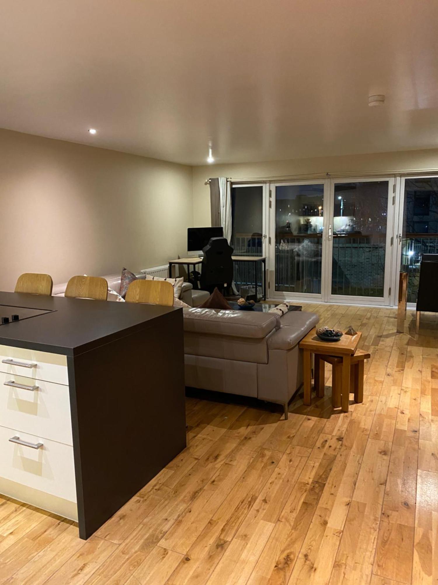 City Centre 2 Bedroom Apartment, Secure Parking. Glasgow Dış mekan fotoğraf